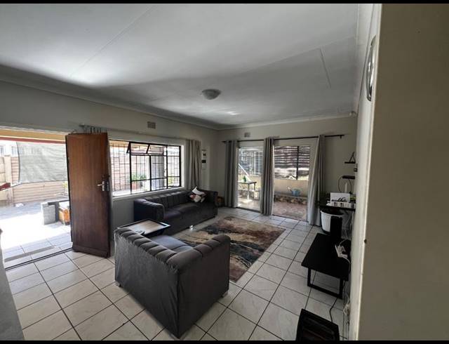 4 BEDROOM HOUSE FOR SALE IN VANDERBIJLPARK CW 6